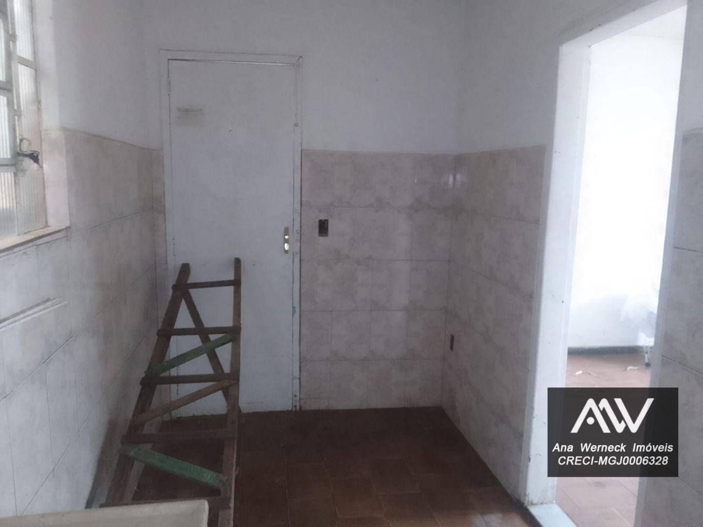 Casa à venda com 9 quartos, 400m² - Foto 45