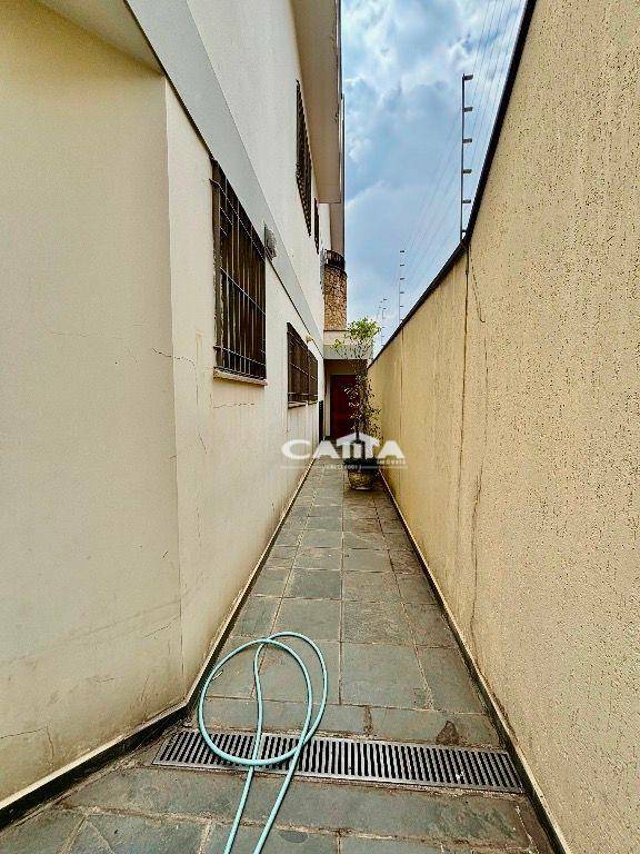 Sobrado para alugar com 3 quartos, 288m² - Foto 13