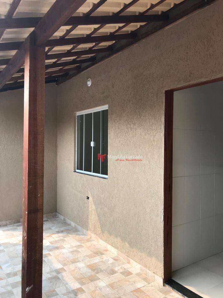 Casa à venda com 2 quartos, 60m² - Foto 2