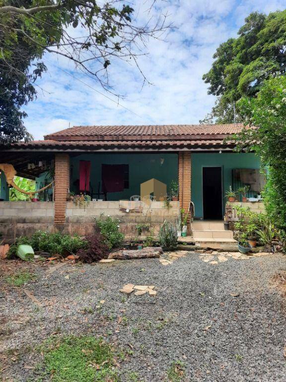 Chácara à venda com 6 quartos, 183m² - Foto 1