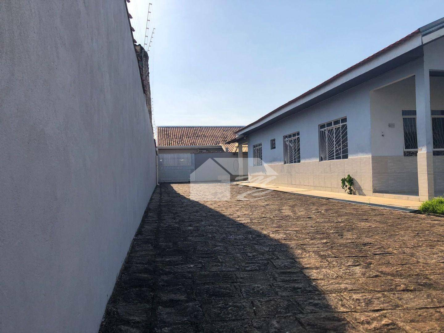 Casa à venda com 3 quartos, 300m² - Foto 3