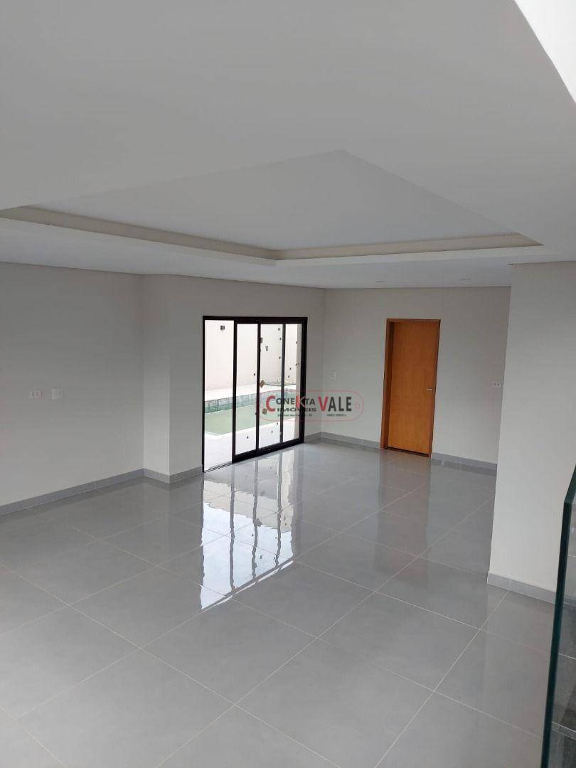 Sobrado à venda com 3 quartos, 240m² - Foto 2