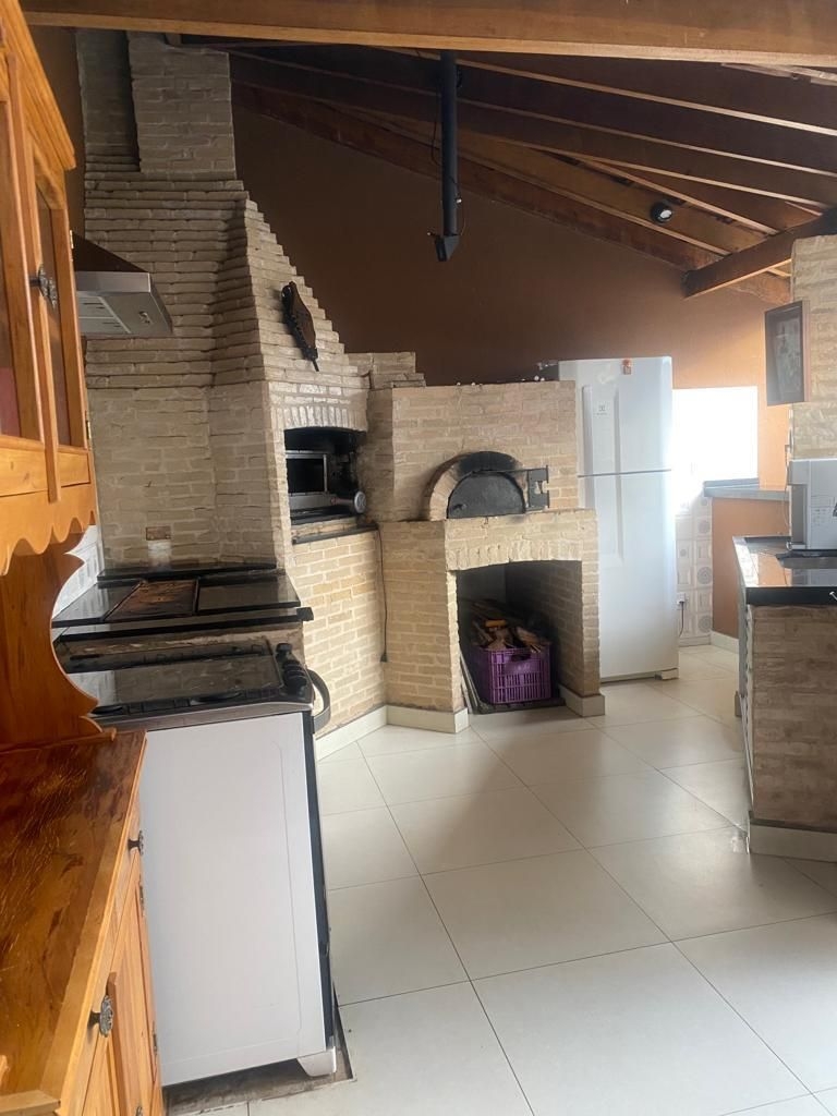 Casa à venda com 4 quartos, 105m² - Foto 35