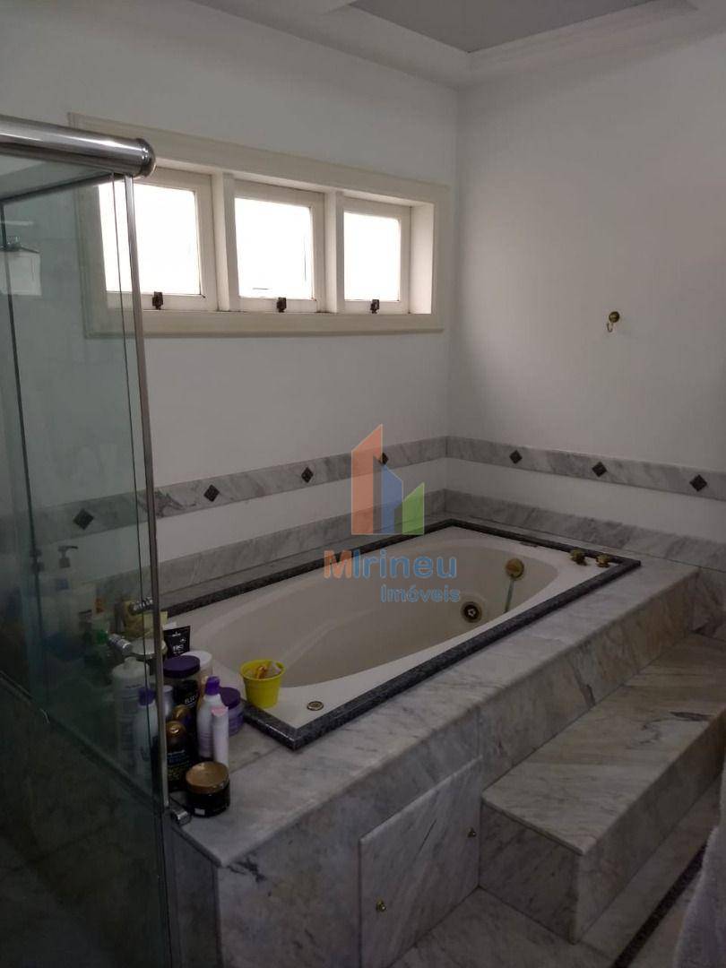 Casa de Condomínio à venda com 4 quartos, 562m² - Foto 17