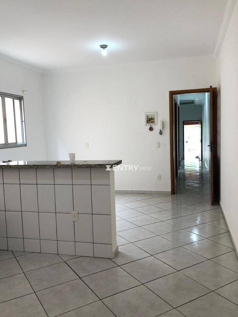 Casa à venda com 3 quartos, 170m² - Foto 3