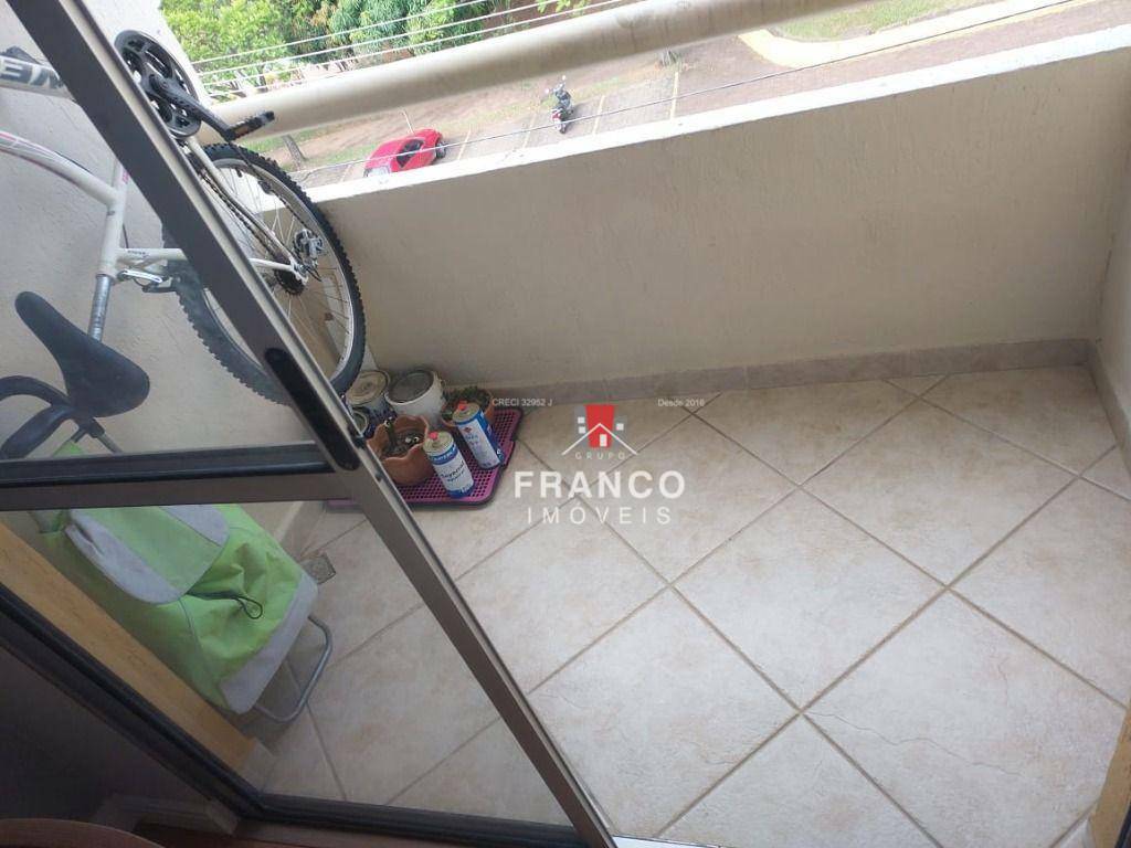 Apartamento à venda com 2 quartos, 64m² - Foto 12