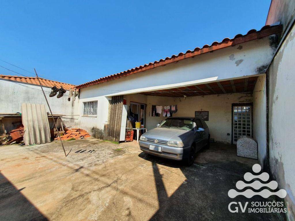 Casa à venda com 3 quartos, 200m² - Foto 2