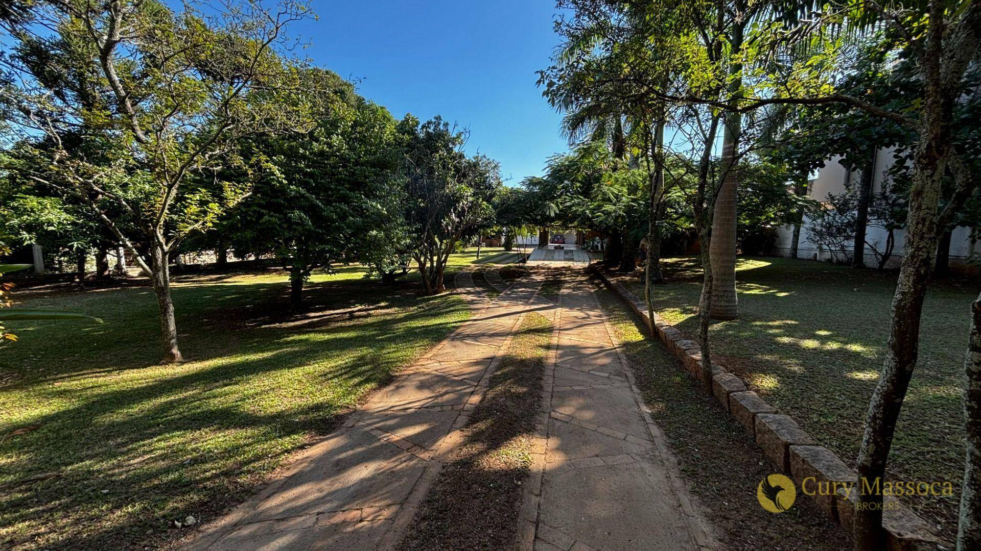 Chácara à venda com 4 quartos, 300m² - Foto 2