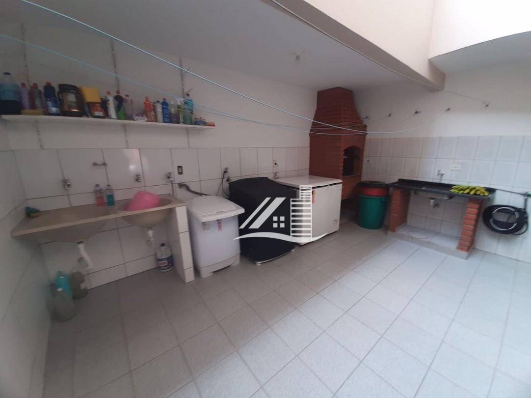 Sobrado à venda com 3 quartos, 231m² - Foto 35