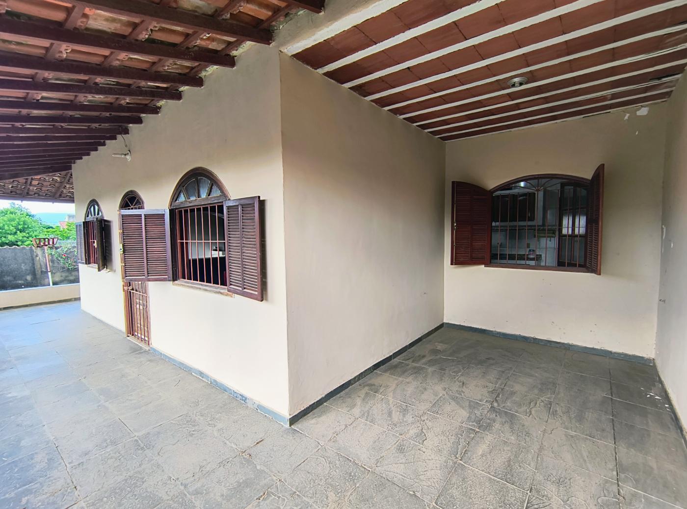 Casa à venda com 2 quartos, 450m² - Foto 2