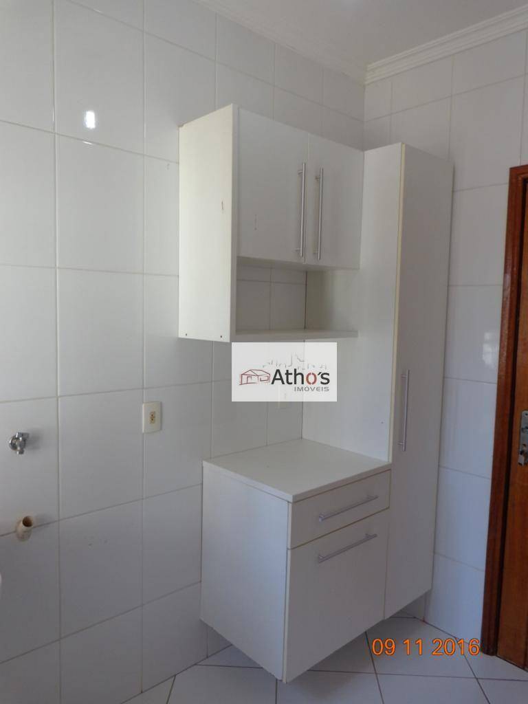 Casa à venda com 3 quartos, 218m² - Foto 7