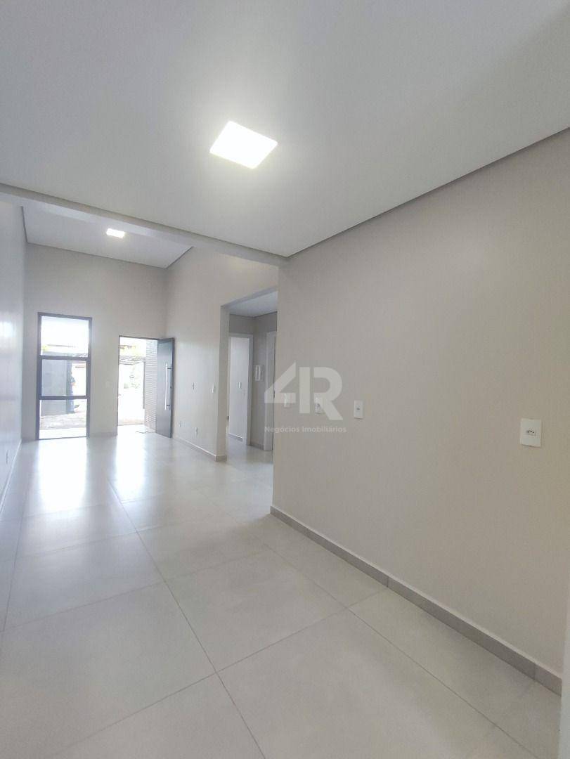 Casa à venda com 3 quartos, 77m² - Foto 2