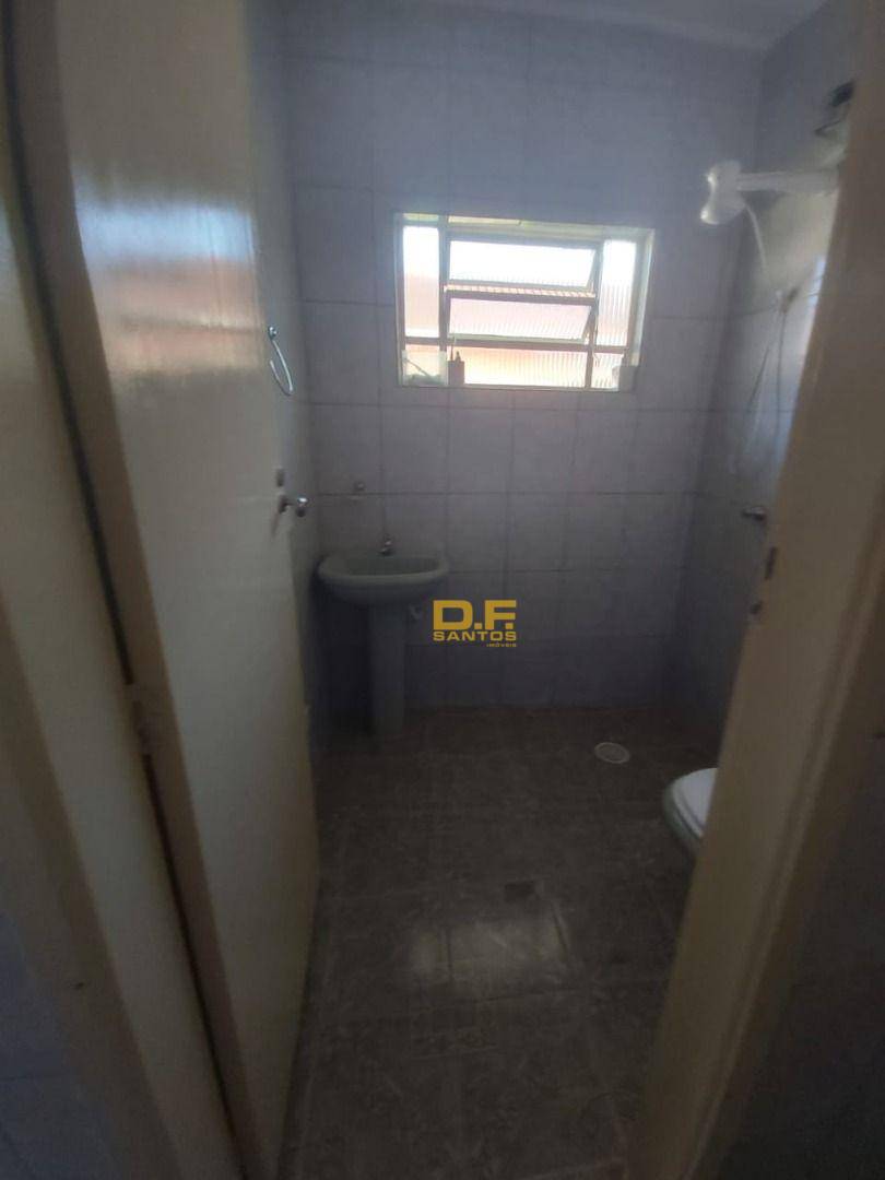 Casa à venda com 2 quartos, 70m² - Foto 2