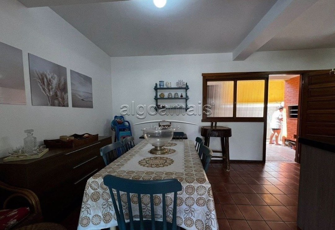 Casa à venda com 4 quartos, 191m² - Foto 9