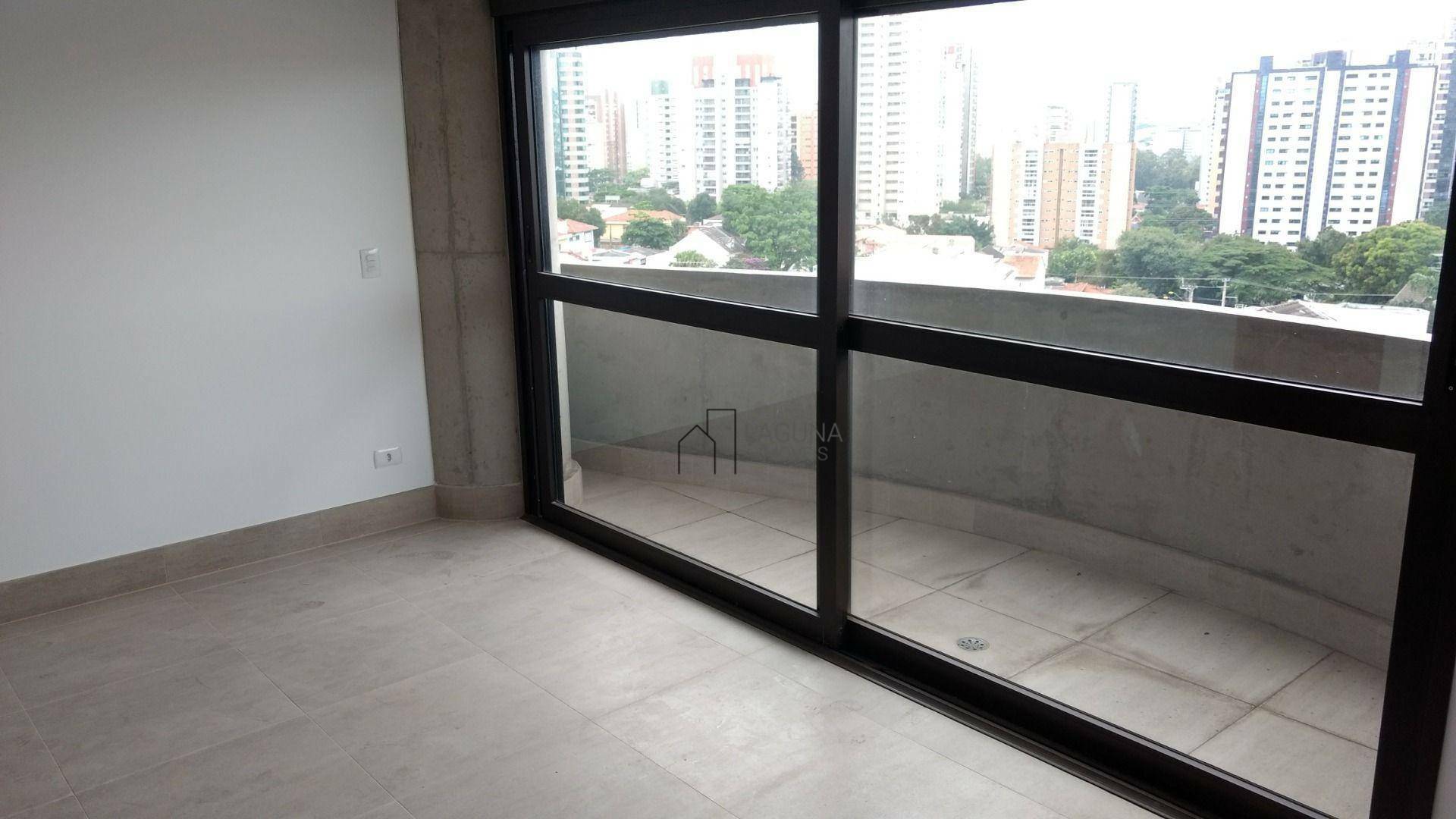 Apartamento à venda com 3 quartos, 155m² - Foto 1