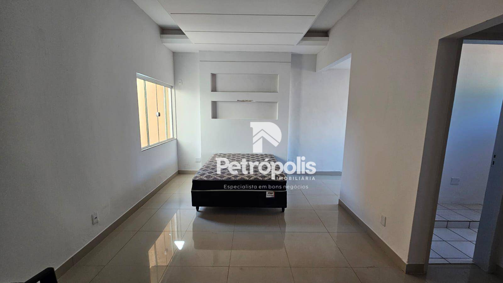 Casa à venda com 4 quartos, 310m² - Foto 12