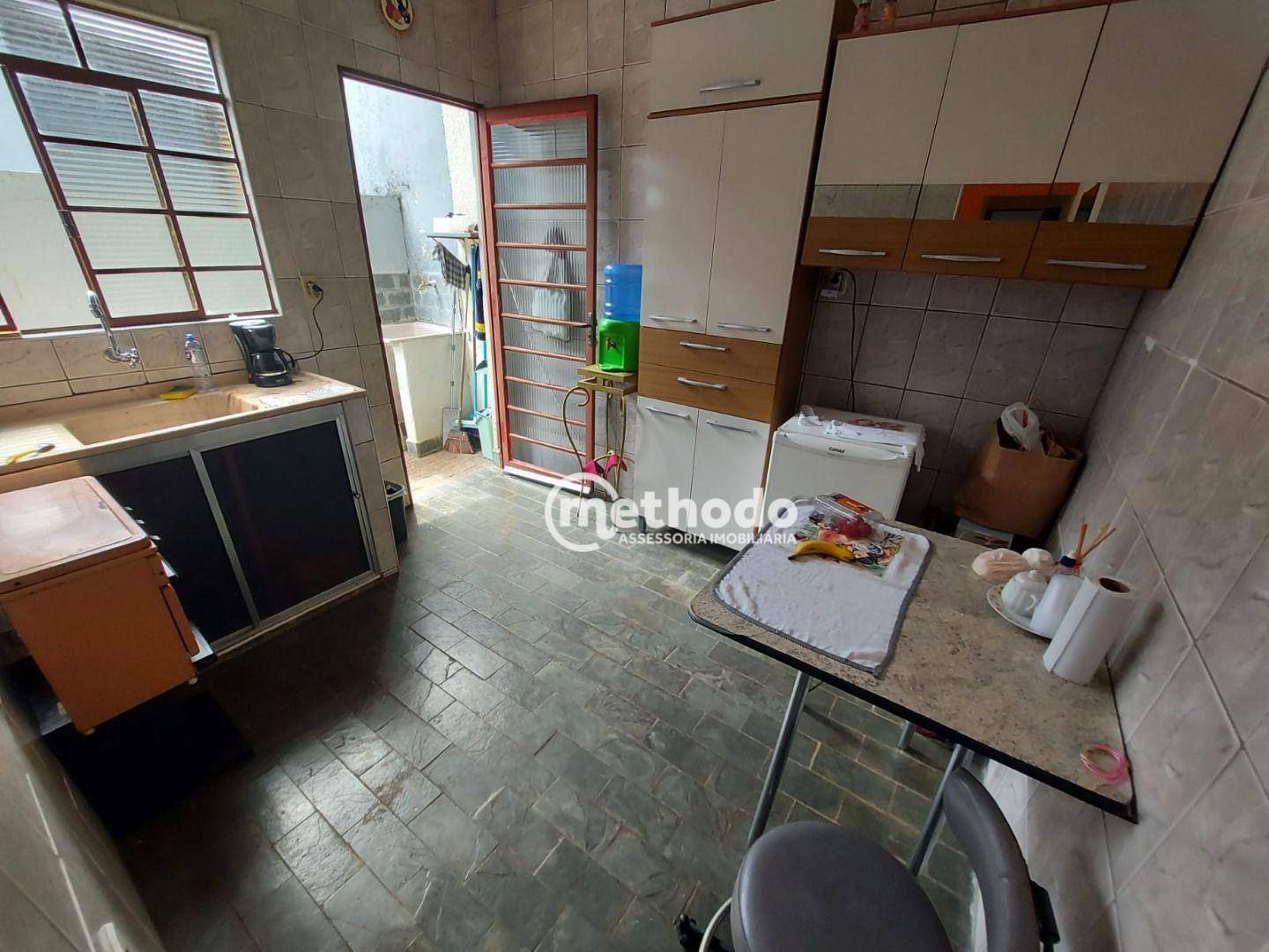 Casa à venda com 3 quartos, 150m² - Foto 1