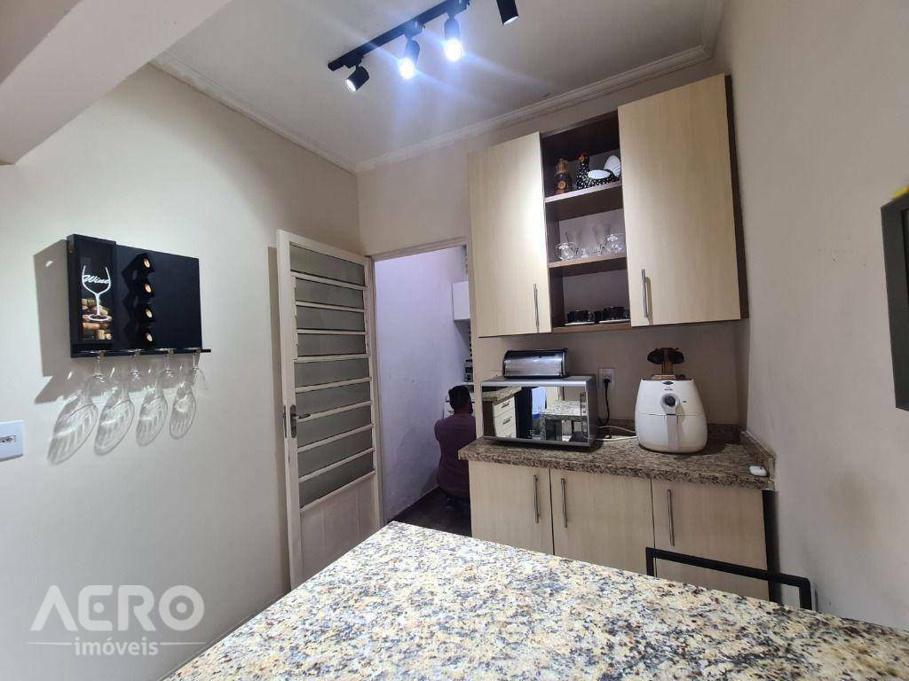 Casa à venda com 3 quartos, 162m² - Foto 14