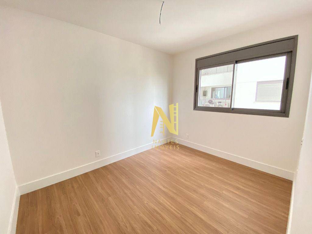 Apartamento à venda com 3 quartos, 216m² - Foto 15