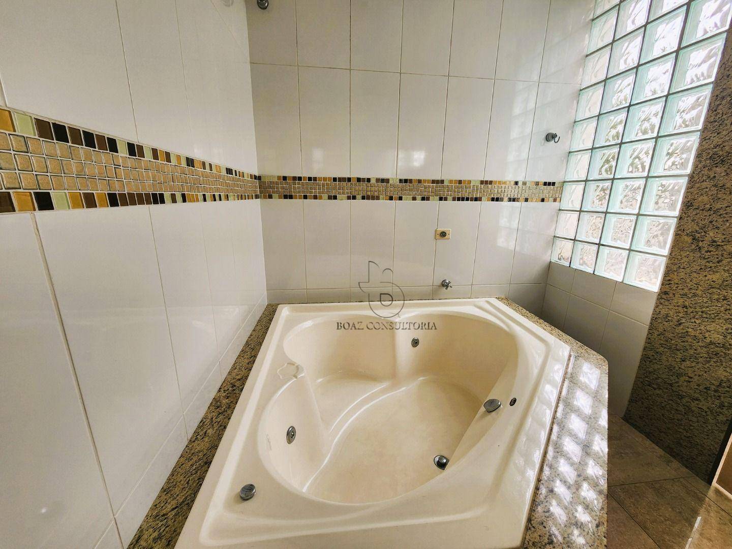 Sobrado à venda e aluguel com 6 quartos, 540m² - Foto 11