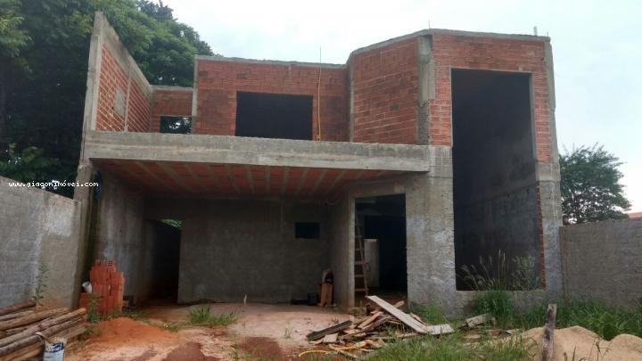 Casa à venda com 3 quartos, 260m² - Foto 1