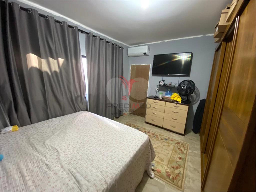 Casa à venda com 2 quartos, 180m² - Foto 1