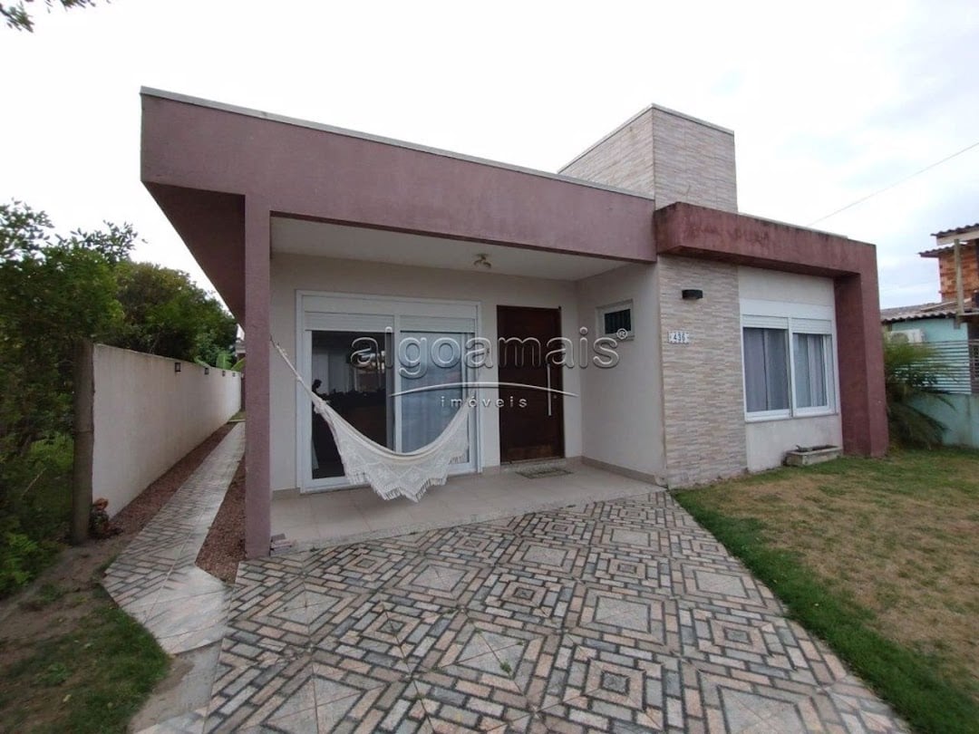 Casa à venda com 3 quartos, 156m² - Foto 1