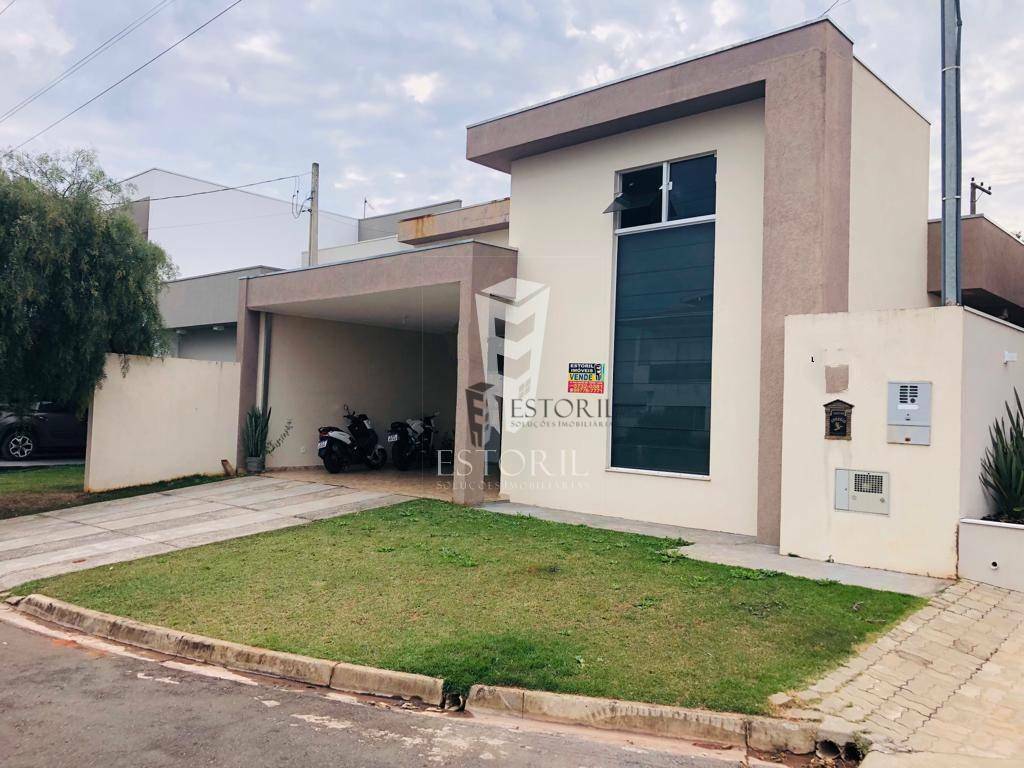 Casa de Condomínio à venda com 3 quartos, 212m² - Foto 1