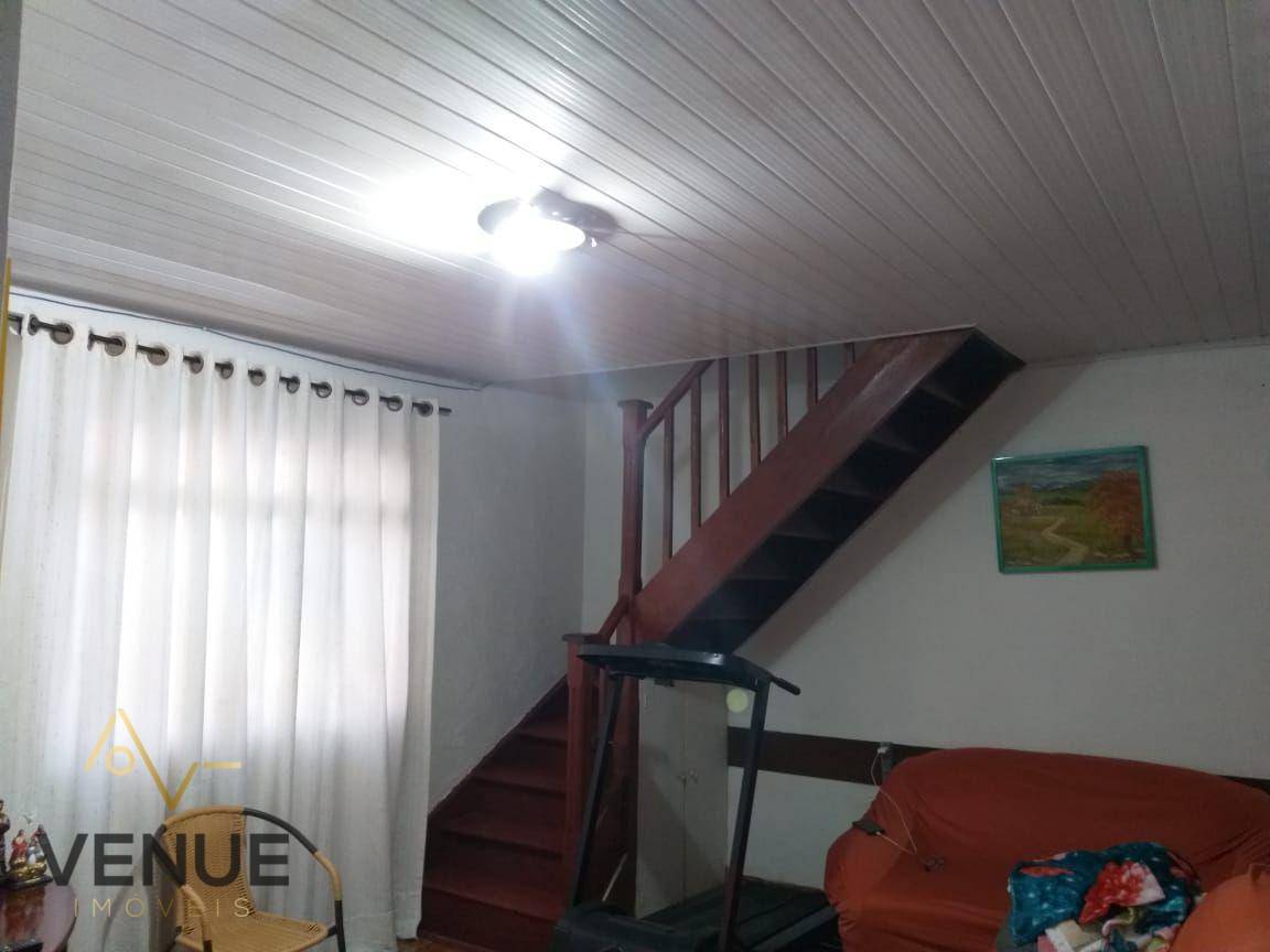 Sobrado à venda com 2 quartos, 57m² - Foto 1