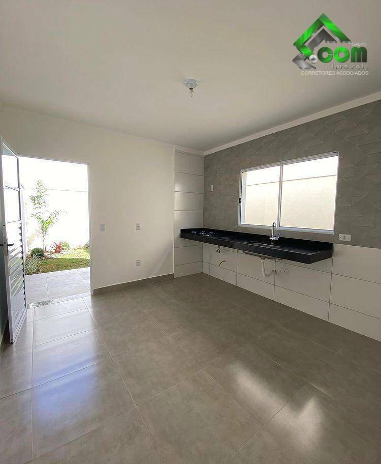 Casa à venda com 3 quartos, 108m² - Foto 9