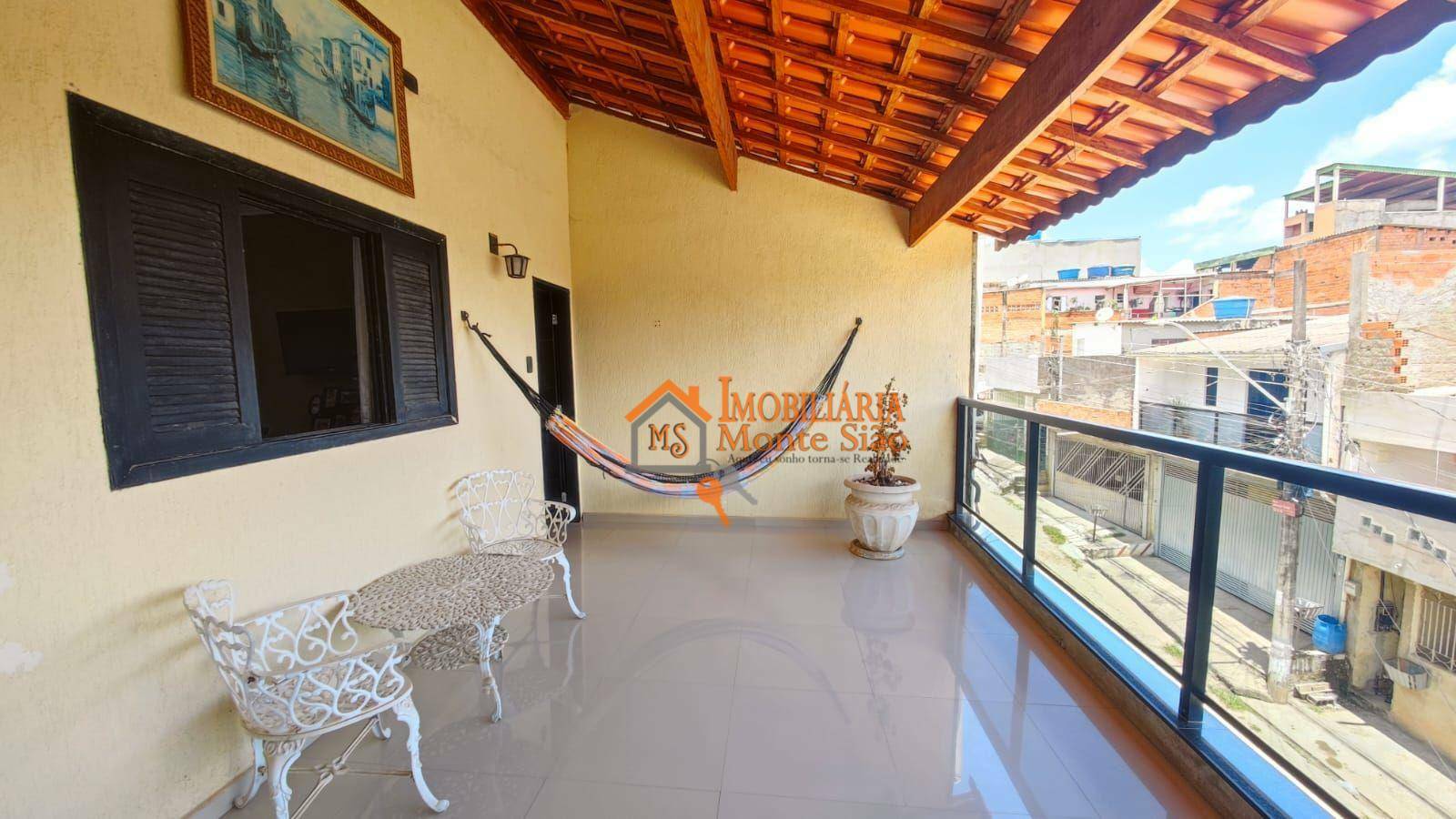 Sobrado à venda com 4 quartos, 240m² - Foto 1