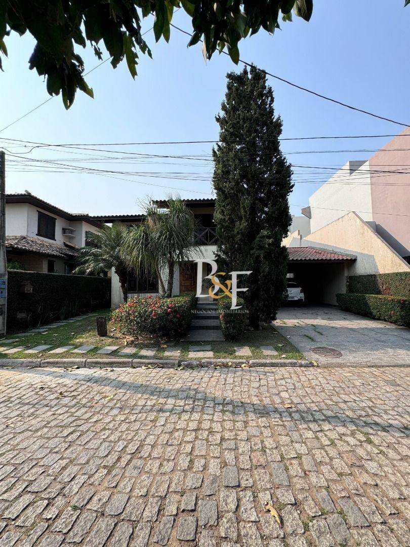 Casa de Condomínio à venda com 4 quartos, 250m² - Foto 2