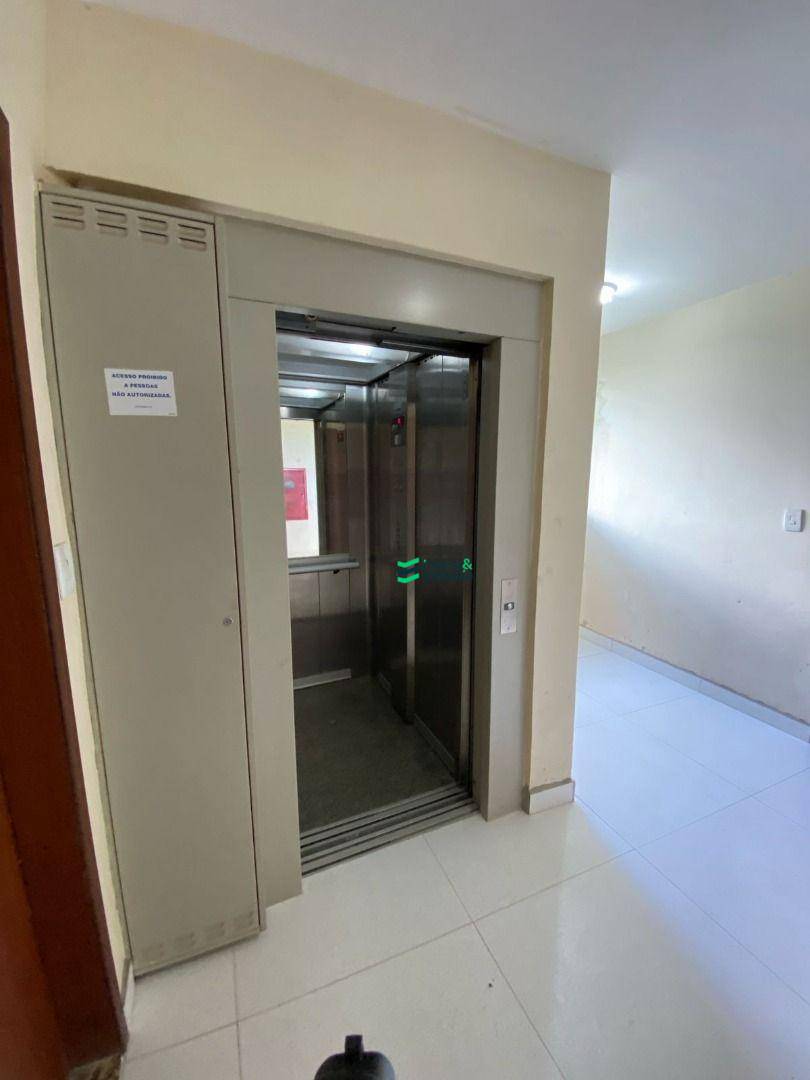 Apartamento à venda com 2 quartos, 79m² - Foto 2