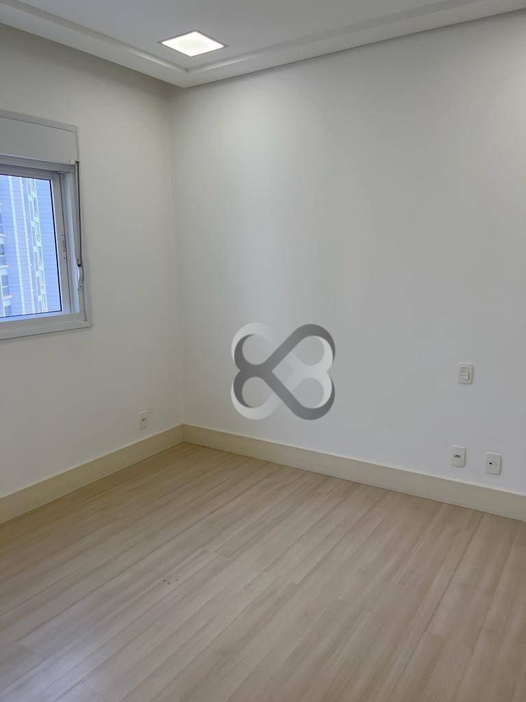 Apartamento para alugar com 3 quartos, 200m² - Foto 32