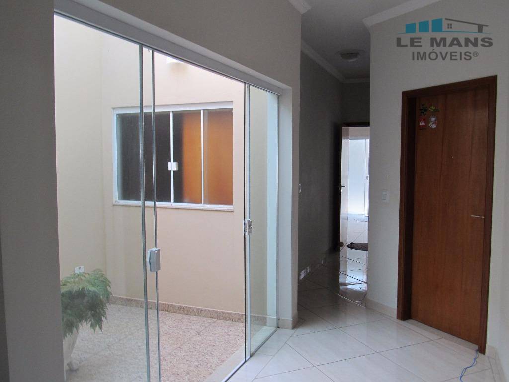 Casa à venda com 4 quartos, 250m² - Foto 11