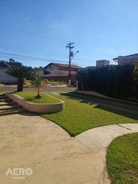 Casa de Condomínio à venda com 4 quartos, 200m² - Foto 2