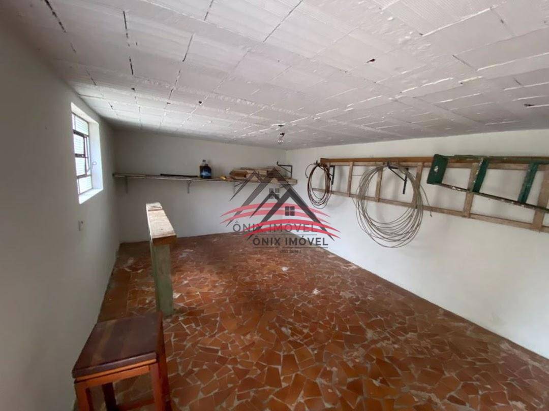 Casa à venda com 3 quartos, 360m² - Foto 17