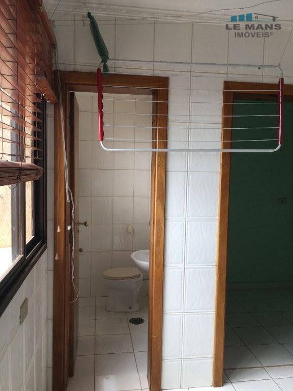 Apartamento à venda com 3 quartos, 127m² - Foto 32