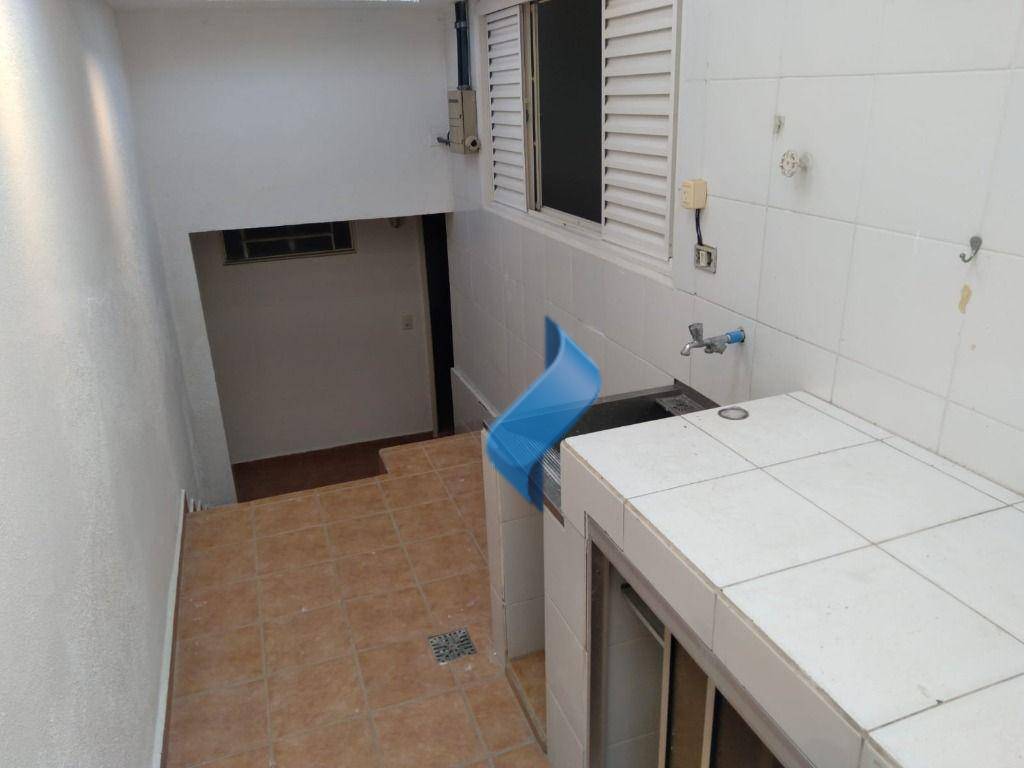 Casa para alugar com 3 quartos, 140m² - Foto 12