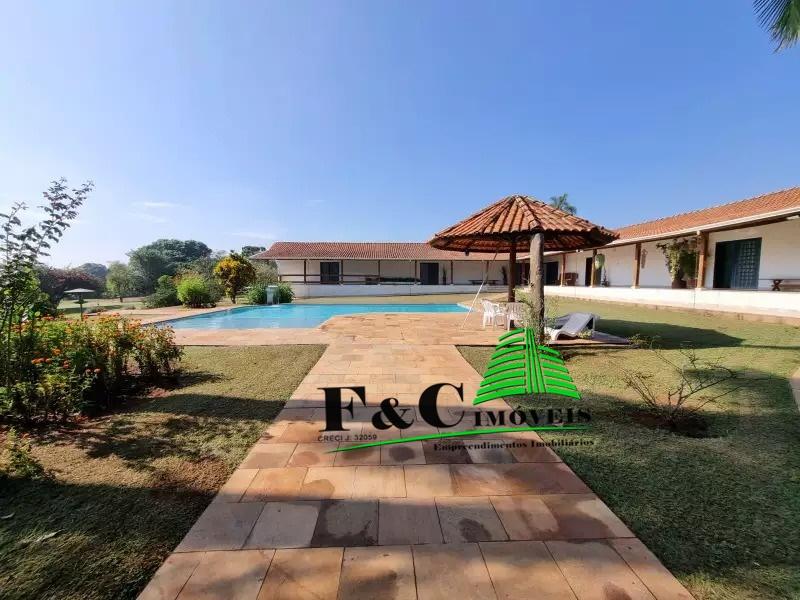 Chácara à venda com 8 quartos, 20000m² - Foto 2
