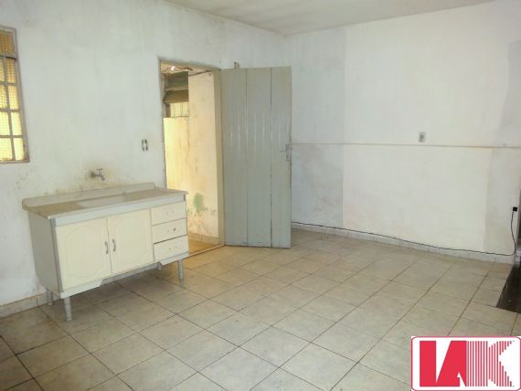 Casa para alugar com 1 quarto, 30m² - Foto 2