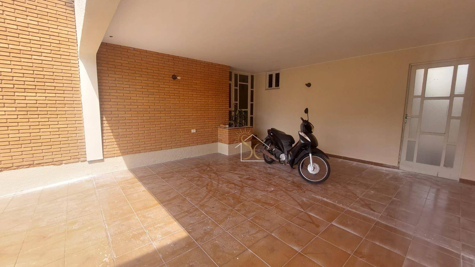 Casa para alugar com 3 quartos, 300M2 - Foto 2