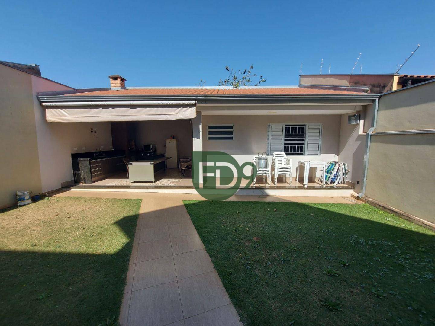 Casa à venda com 3 quartos, 240m² - Foto 14