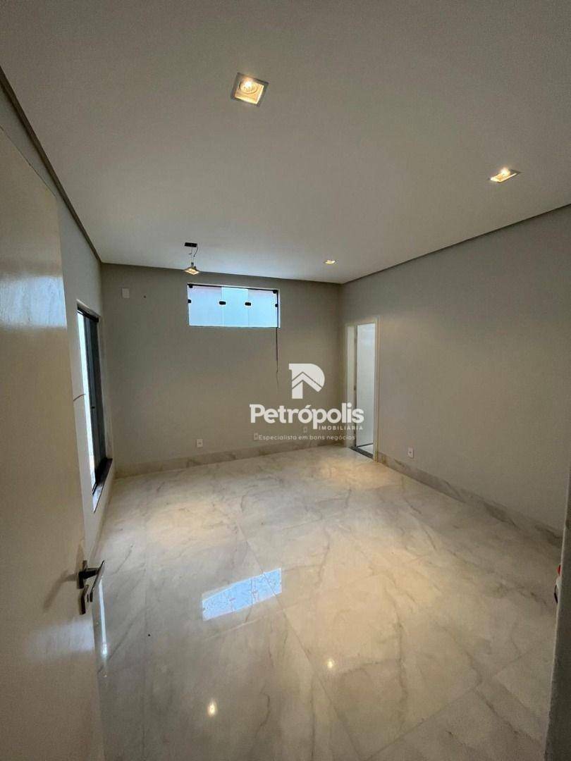 Casa à venda com 6 quartos, 377m² - Foto 5