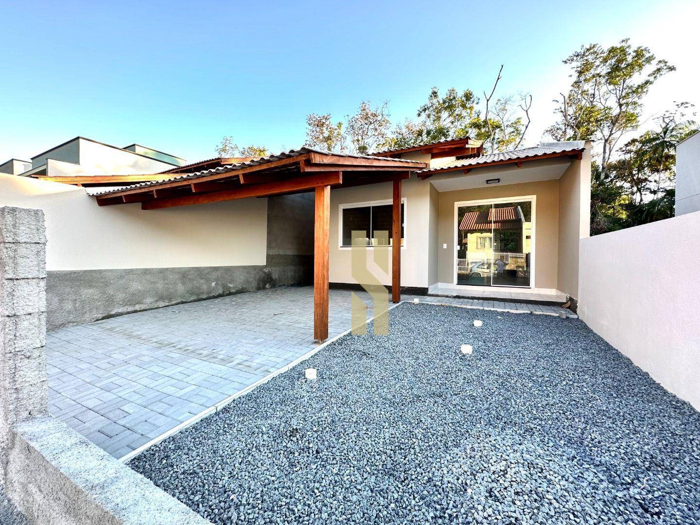 Casa à venda com 2 quartos, 77m² - Foto 1