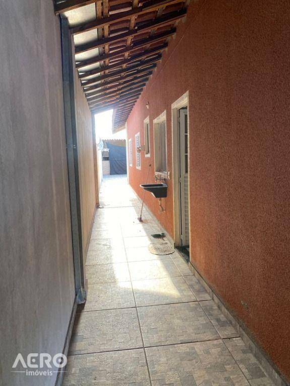 Casa para alugar com 2 quartos, 120m² - Foto 2