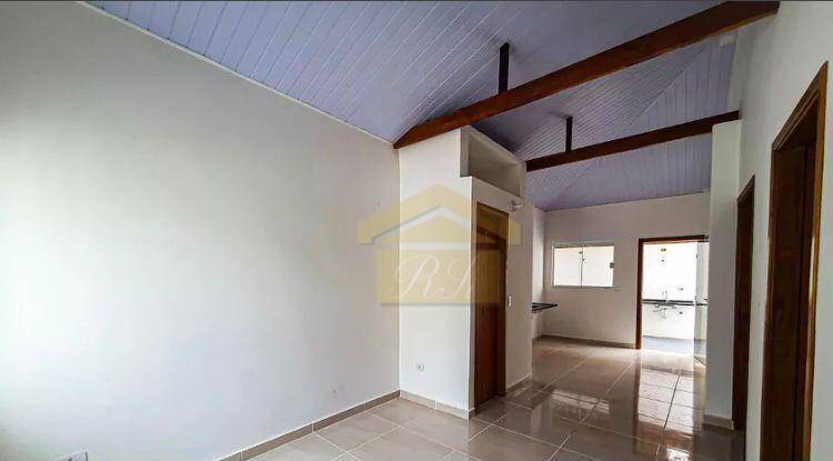 Casa à venda com 2 quartos, 90m² - Foto 2