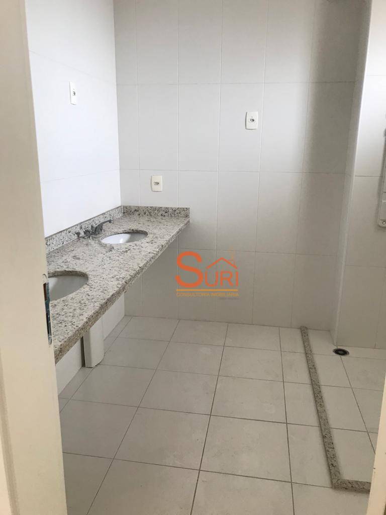 Apartamento à venda com 4 quartos, 213m² - Foto 3