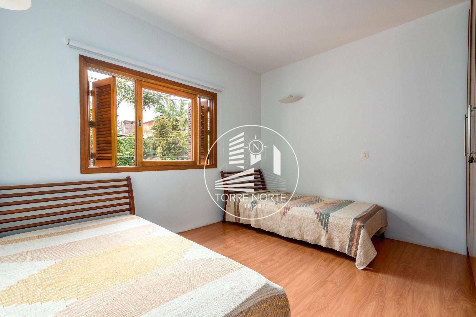 Casa à venda com 4 quartos, 300m² - Foto 13