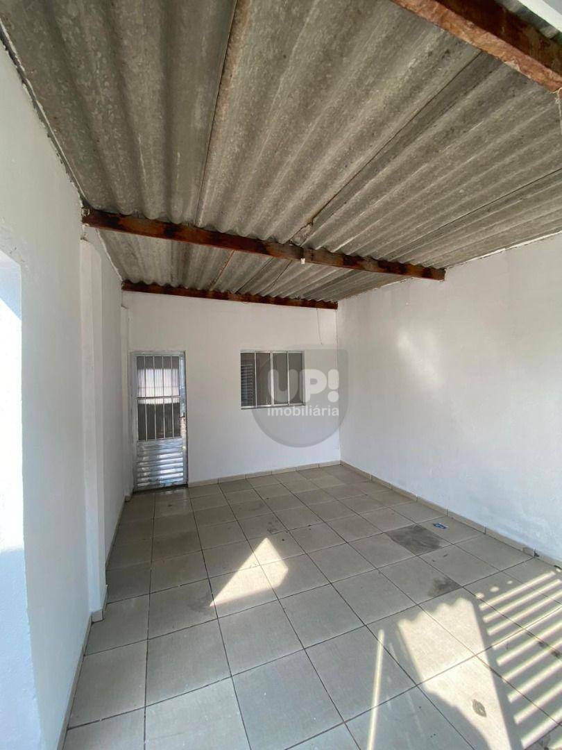 Casa à venda com 2 quartos, 125m² - Foto 1